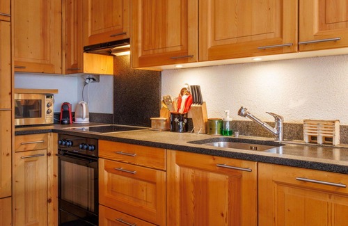Champery Apartment | Lovely apartment for 4 people with WIFI, TV, balcony and panoramic view