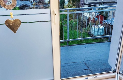 Steinheim Apartment | Lovely apartment for 2 guests with WIFI, TV and balcony