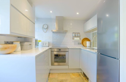 Trebarwith Apartment | Lovely apartment for 4 people with WIFI, TV, patio and pets allowed