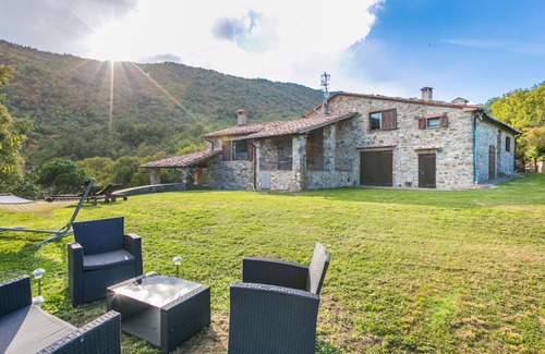 Montieri Apartment | Lovely apartment for 13 people with WIFI, TV, patio and pets allowed