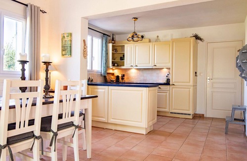Nans-les-Pins Apartment | Lovely apartment for 8 guests with WIFI, private pool, TV, terrace and pets allowed