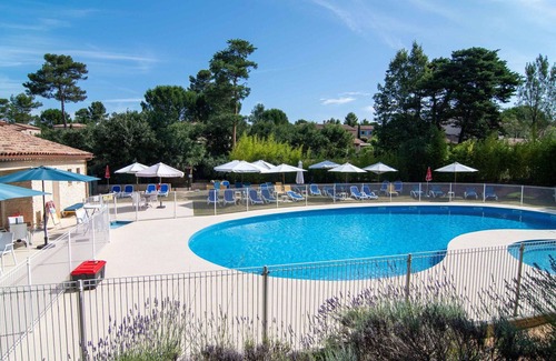Nans-les-Pins Apartment | Lovely apartment for 8 guests with WIFI, private pool, TV, terrace and pets allowed