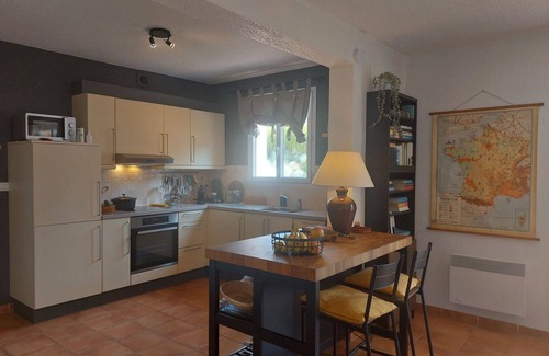 Nans-les-Pins Apartment | Lovely apartment for 6 people with WIFI, pool, TV and terrace