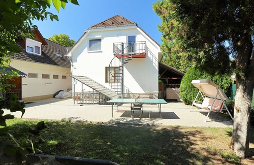 Balatonszemes Apartment | Lovely apartment for 15 guests with A/C, WIFI, TV, patio and pets allowed