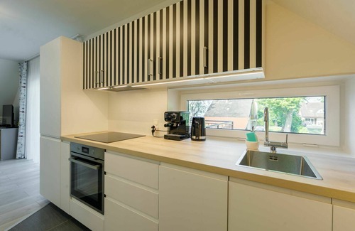 Balatonszarszo Apartment | Lovely apartment for 7 guests with A/C, WIFI, TV and terrace