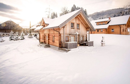 Mitterberg-Sankt Martin House | Lovely apartment in villa for 18 guests with pool, WIFI, TV, terrace and pets allowed