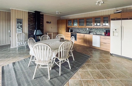 Henan Apartment | Lovely apartment in Henån with WiFi