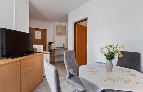 Jadranovo Apartment | Lovely Apartment in Jadranovo near Town Center