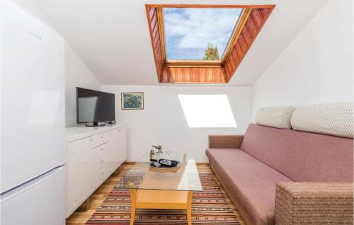 Kampor Apartment | Lovely Apartment In Kampor With Kitchen