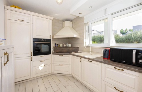 Podstrana Apartment | Lovely apartment in Podstrana with WiFi