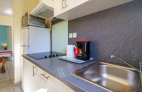 Guethary House | Lovely apartment in villa for 6 guests with WIFI, pool, TV and terrace
