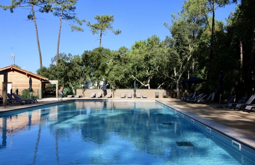 Ondres House | Lovely apartment in villa for 4 guests with A/C, pool, WIFI, TV, terrace and pets allowed