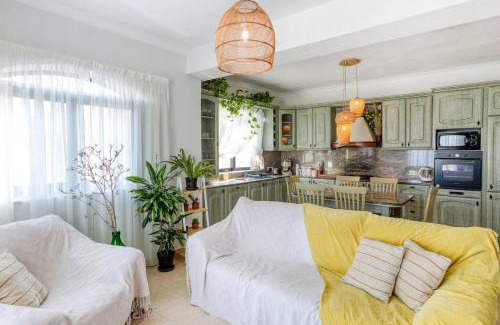 Qawra Apartment | Lovely apartment next to the beach