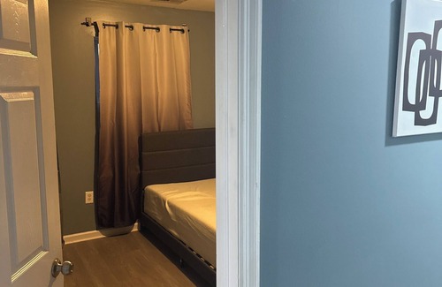 Weequahic Apartment | Lovely apartment with AC in Newark