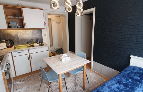 Finkenwerder Apartment | Lovely apartment with WiFi in vibrant Finkenwerder Center mit parkplatz