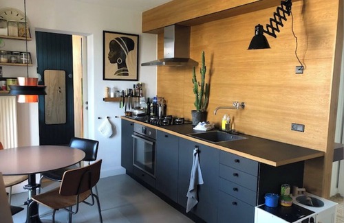 Copenhagen City Centre Apartment | Lovely bright 3-bedroom with large balcony facing green courtyard