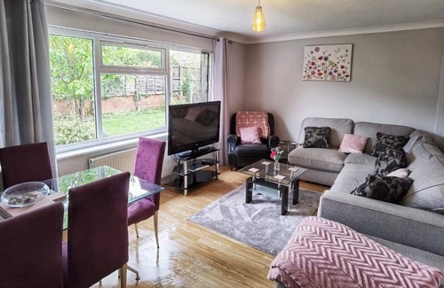 Mapperley House | Lovely bungalow 3 bedrooms free Parking wifi