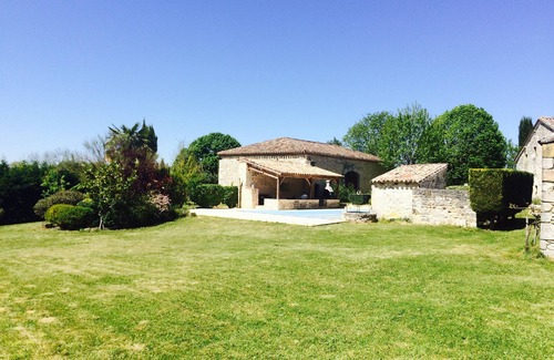 Paulhiac House | LOVELY, COMFORTABLE STONE VACATION HOME IN QUIET LOCATION WITH PRIVATE POOL