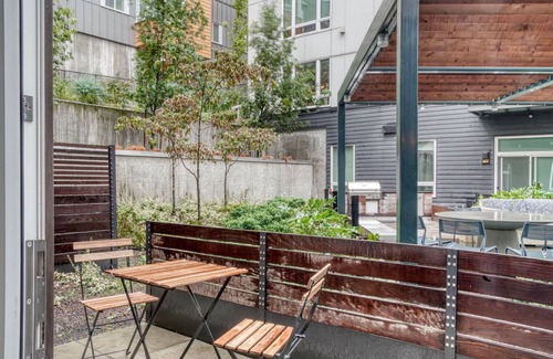 Yesler Terrace Apartment | Lovely First Hill 1br w/Gym & BBQ, nr park, by Blueground