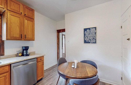 Downtown Albuquerque House | Lovely Historic 2bd/1ba home across from park, AC