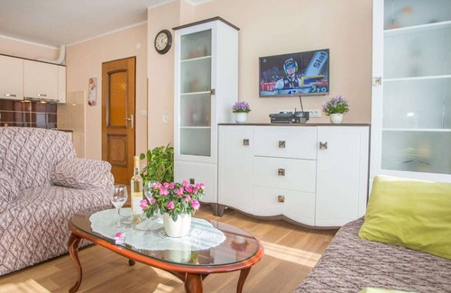 Brulo Villa | Lovely holiday house for 6 guests, in a quiet district close to the beach