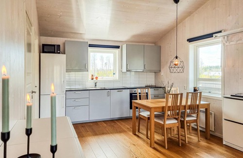 Asensbruk House | Lovely home in åsensbruk with kitchen