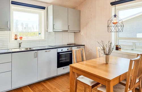 Asensbruk House | Lovely home in åsensbruk with kitchen