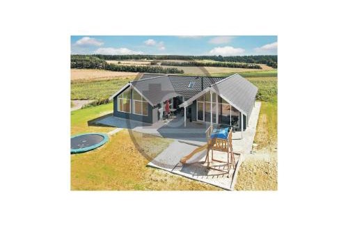 Bogense House | Lovely Home In Bogense With Kitchen