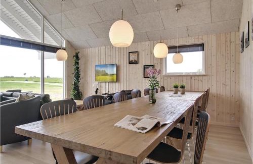 Bogense House | Lovely Home In Bogense With Kitchen