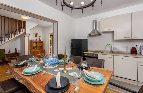 Delnice House | Lovely home in Brod na Kupi with kitchen