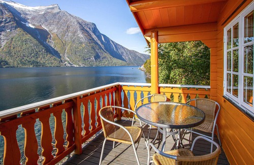 Nesset House | Lovely home in Eikesdal with kitchen