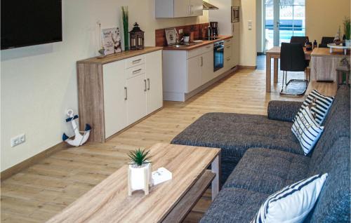 Gutzkow House | Lovely Home In Gützkow With Kitchen