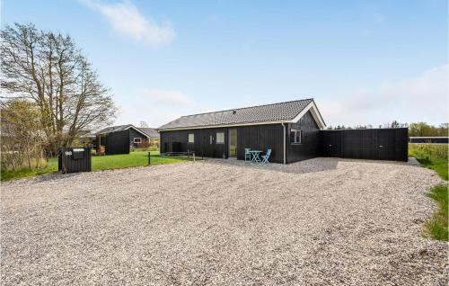 Fjellerup Strand House | Lovely Home In Glesborg With Kitchen
