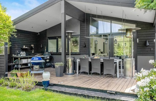 Hou House | Lovely home in Hals with sauna