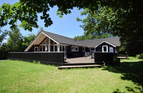 Ristinge House | Lovely home in Humble with WiFi