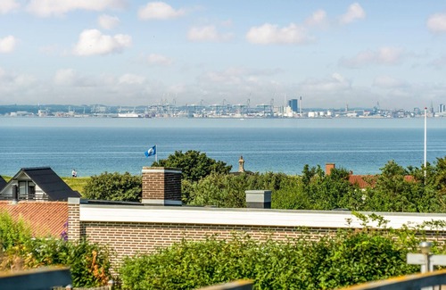 Skødshoved Strand House | Lovely home in Knebel with sauna