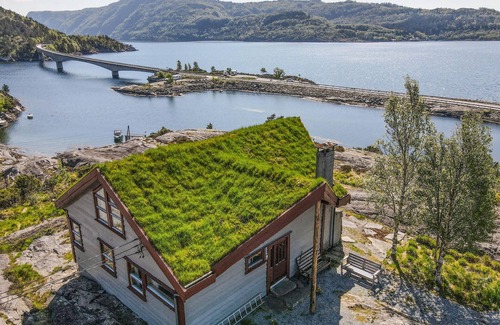 Masfjorden House | Lovely home in Masfjordnes with sauna