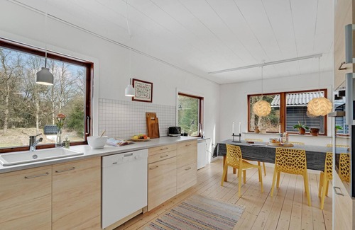 Frederikshab House | Lovely home in Randbøl with kitchen