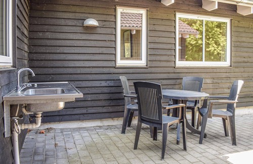 Lohals House | Lovely home in Tranekær with kitchen