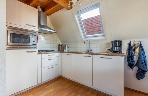 Zwiggelte House | Lovely Home with fireplace.