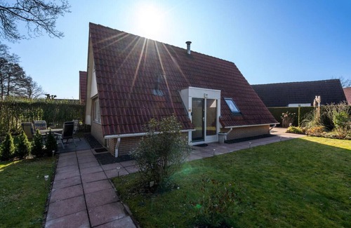 Zwiggelte House | Lovely Home with fireplace.