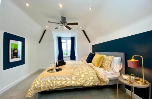 Poole House | Lovely house in a great location with Parking, WiFi & Smart TV - Near Poole & Bournemouth