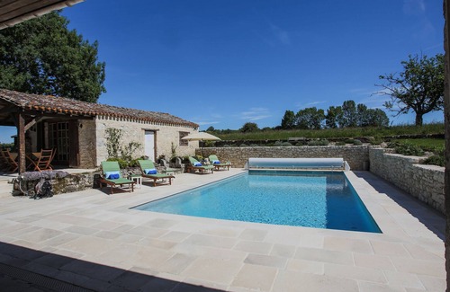 Loubezs-Bernac House | Lovely Large Longère Farmhouse in the Aquitaine with Salt Water Pool