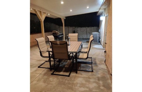 Aliso Viejo House | Lovely modern upgraded home!