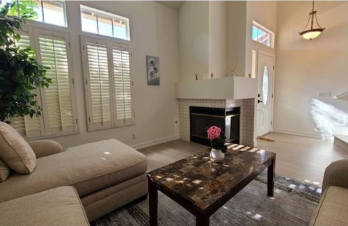 Aliso Viejo House | Lovely modern upgraded home!