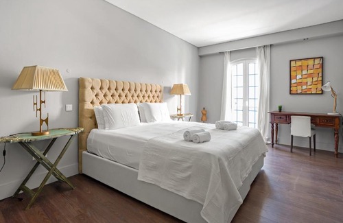 Lisbon Old Town House | Lovely Private Suites in Central Lapa