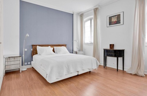 Lisbon Old Town House | Lovely Private Suites in Central Lapa