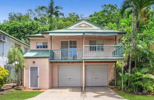 Manoora Villa | Lovely Quiet and Private Standalone Villa