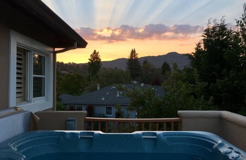 Mill Valley House | Lovely, Quiet & Cozy 6 Bedroom House