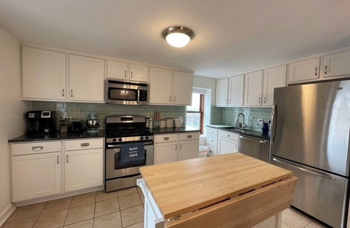 Lake View East Condo | Lovely Spacious Condo w/Private Patio